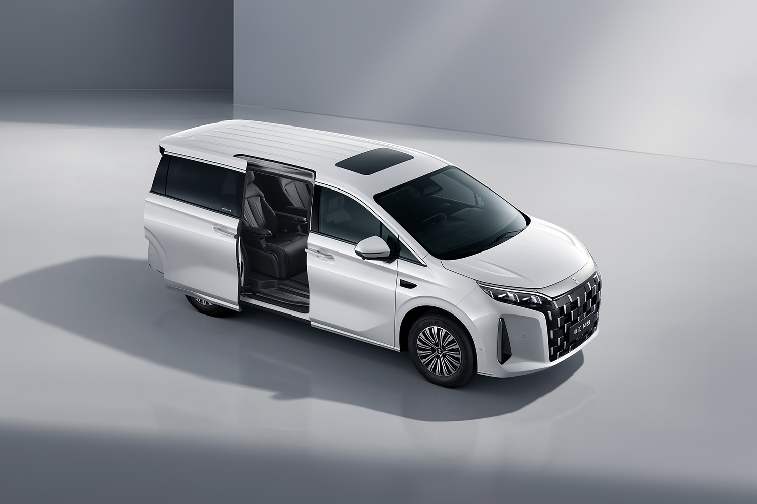 Linghui M9 Launches from $26,500—BYD's New MPV Enters Market