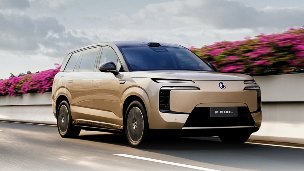 Электрическая версия Denza N8L поступила в продажу: от 299 800 юаней, запас хода 960 км
