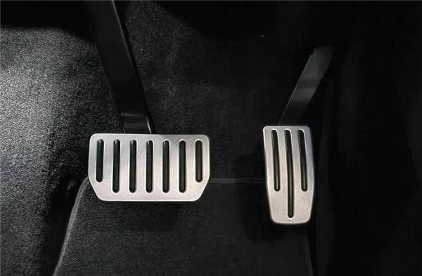 German Study: EV One-Pedal Driving Misoperation Risk 2.5x Higher Than ICE