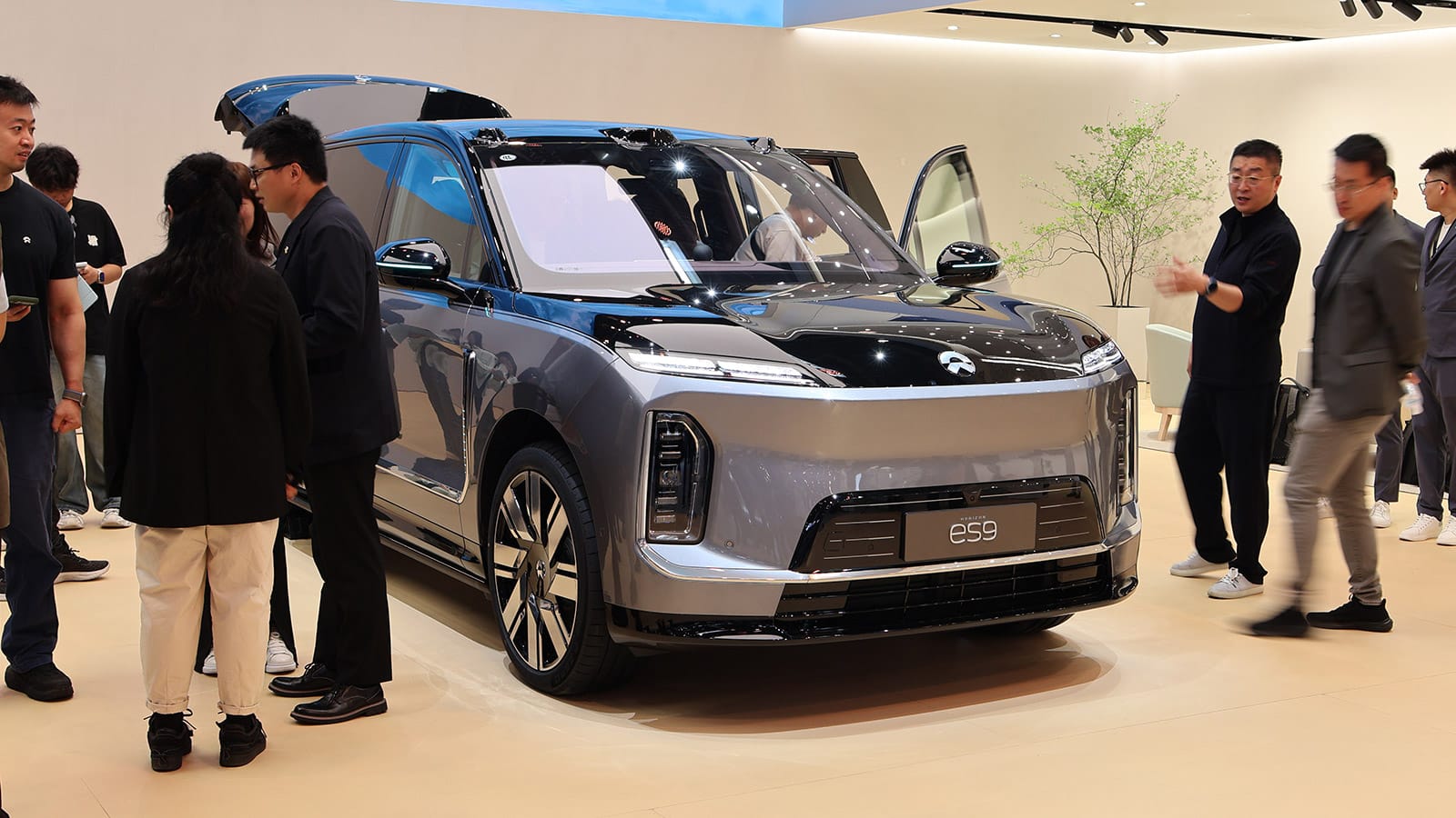 NIO начнет строительство аккумуляторного завода в Шанхае во II полугодии, ускоряя разработку твердотельных аккумуляторов