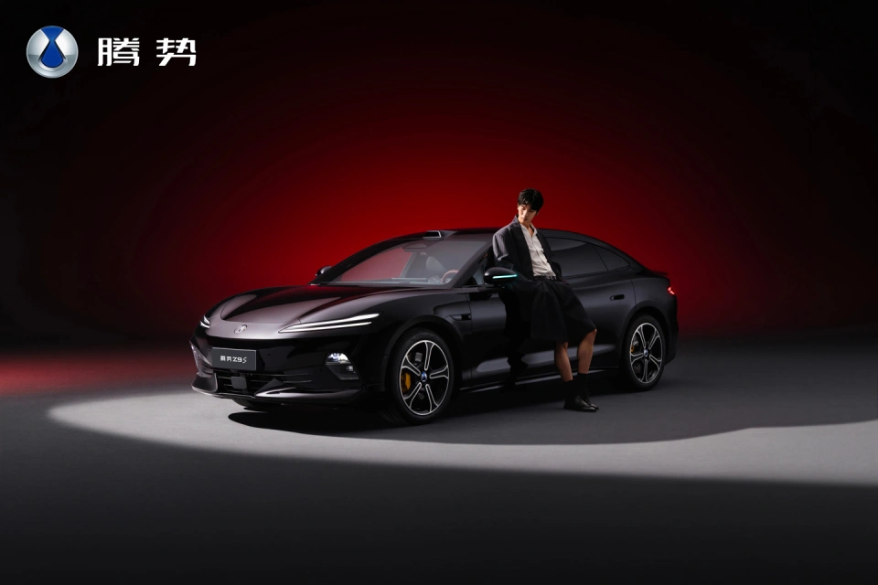 Denza Z9S Starry Black: официальные изображения с лидаром и активным спойлером