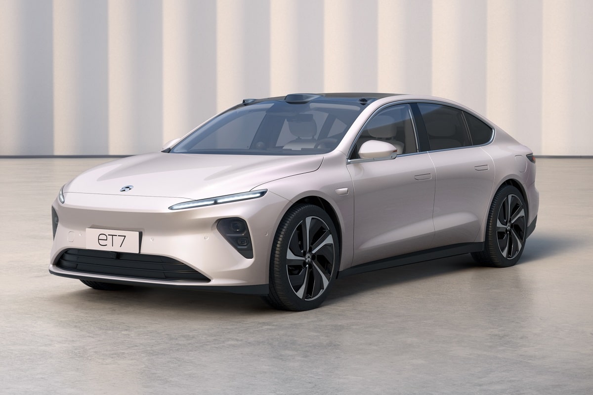 NIO H1 Revenue Hits $57.67B, Overtaking Li Auto in EV Race