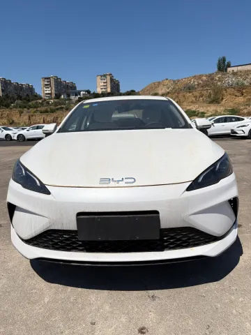 BYD Seal 05 DM-i 2025 PHEV FWD ECVT, 55km 7.68kWh LFP Battery, 5-seater V1