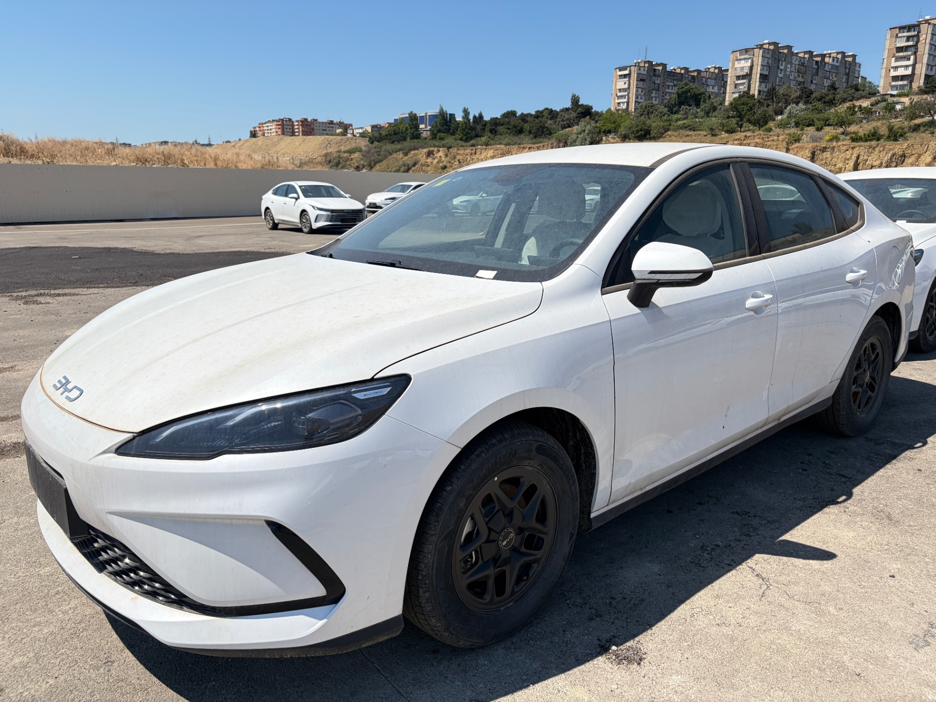BYD Seal 05 DM-i 2025 PHEV FWD ECVT, 55km 7.68kWh LFP Battery, 5-seater V1