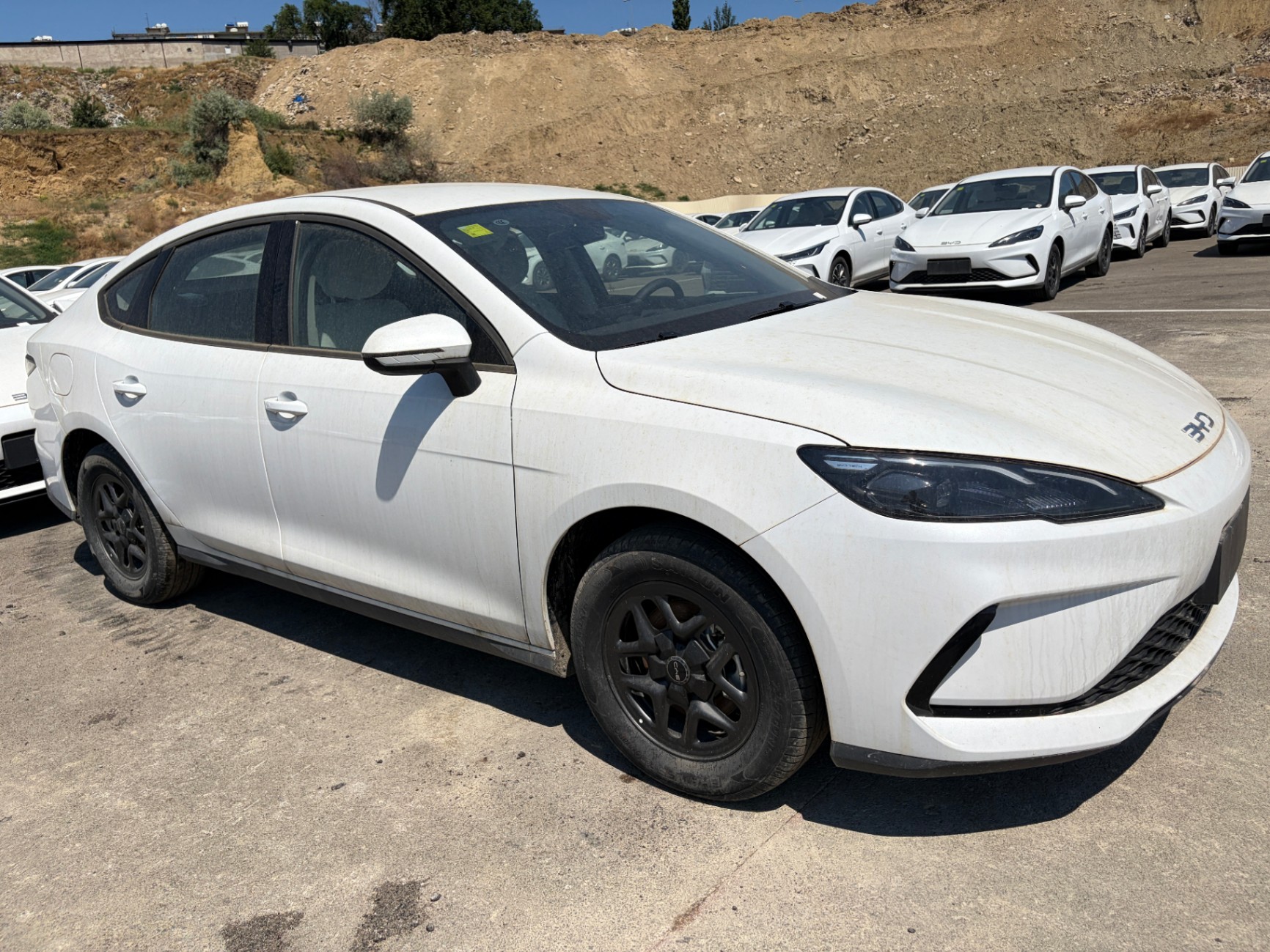 BYD Seal 05 DM-i 2025 PHEV FWD ECVT, 55km 7.68kWh LFP Battery, 5-seater V1