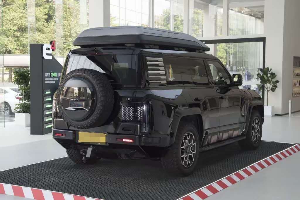 Yangwang U8 2024 EREV 4WD FGT, 120km 49.05kWh LFP Battery, 5-seater