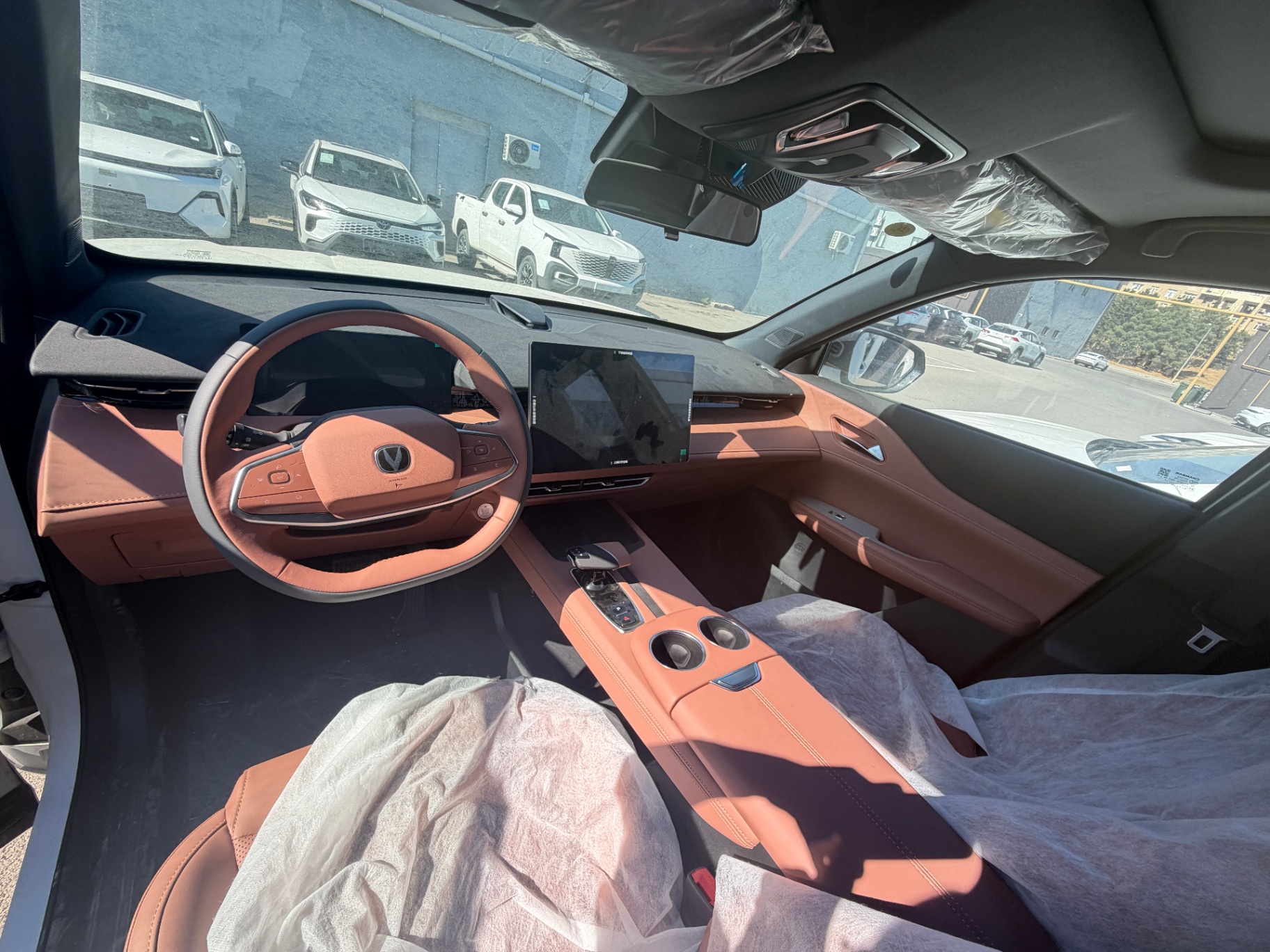 Changan UNI-Z 2025 PHEV FWD ECVT, 125km 18.4kWh LFP Battery, 5-seater V2