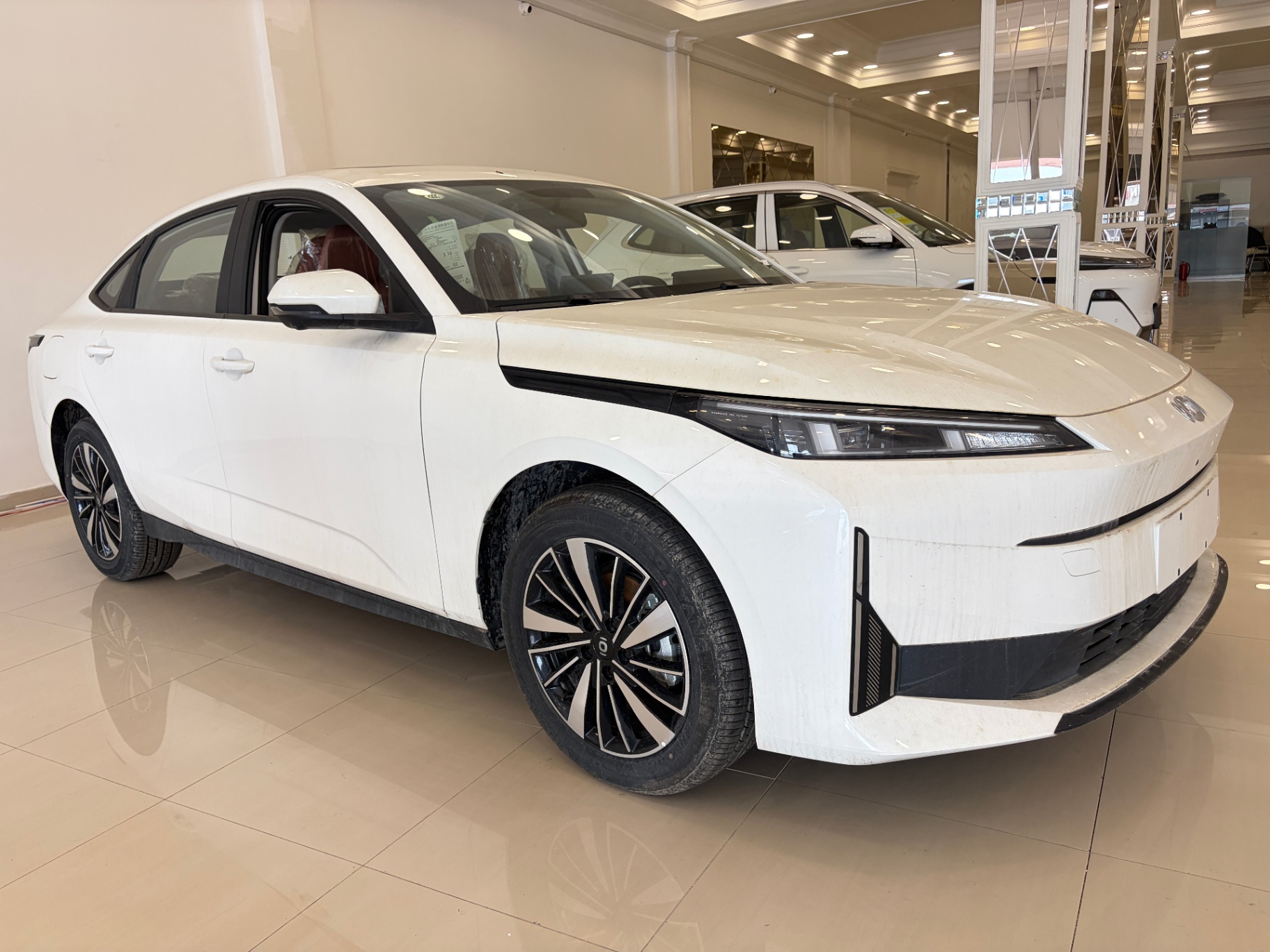 Changan NEVO A05 2025 PHEV FWD ECVT, 70km 9.07kWh NCM Battery, 5-seater V1