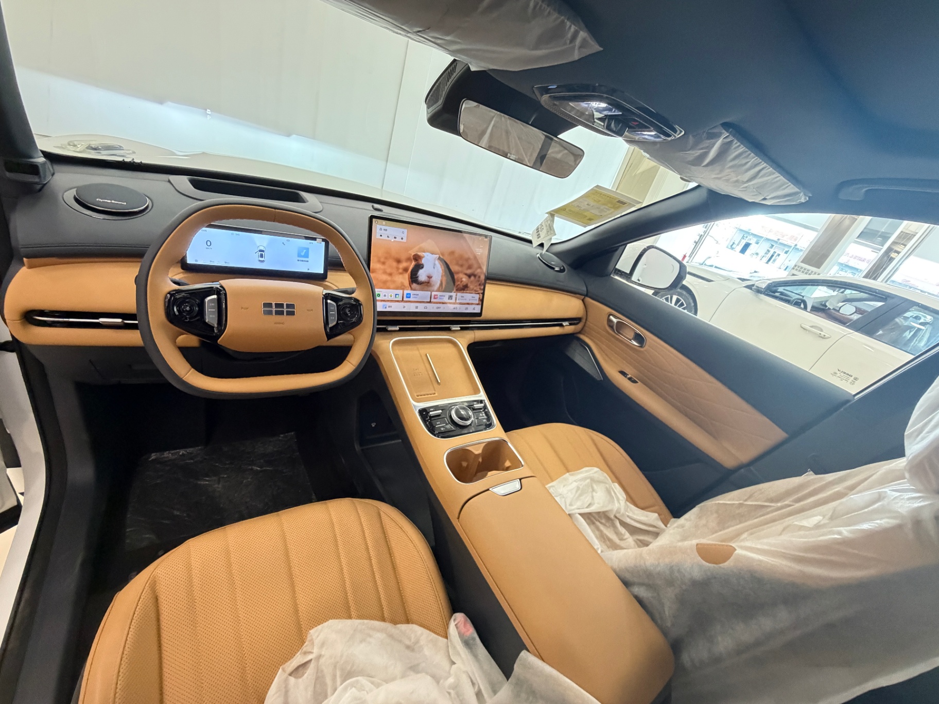 Geely Galaxy Starship 7 2025 PHEV FWD DHT, 120km 19.09kWh LFP Battery, 5-seater V2