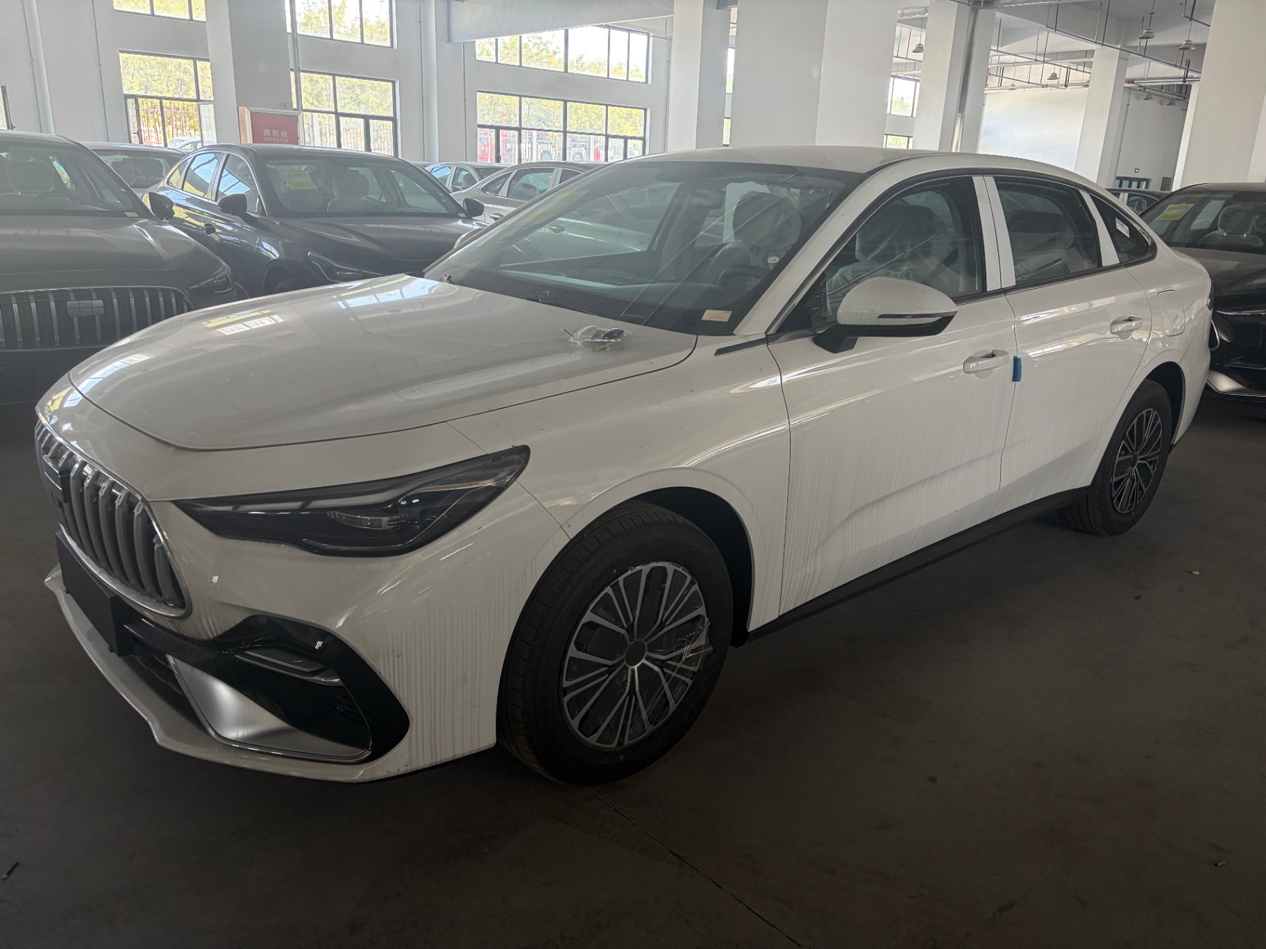 Geely Galaxy Xingyao 6 2025 PHEV FWD DHT, 125km 17kWh LFP Battery, 5-seater V2