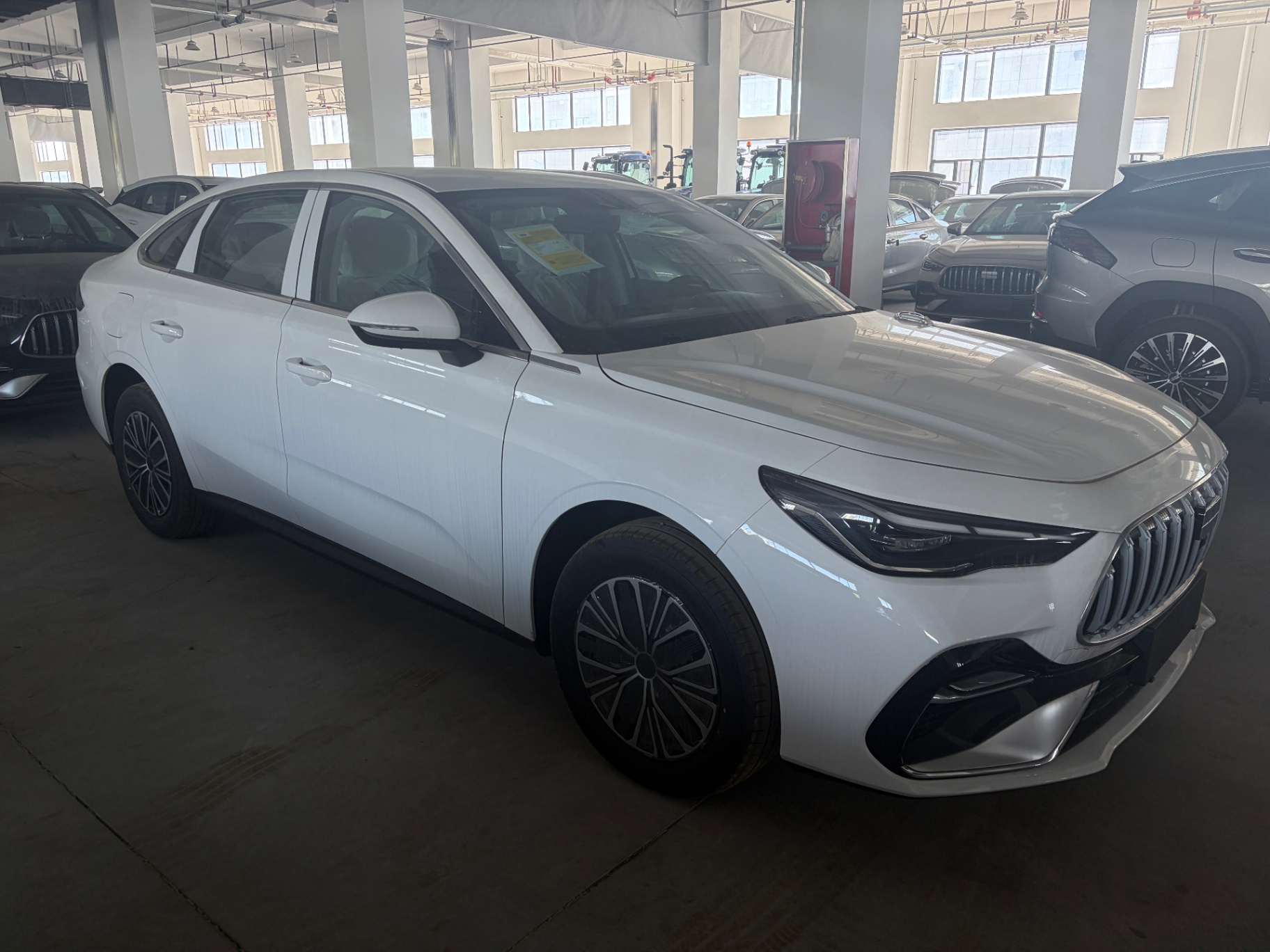 Geely Galaxy Xingyao 6 2025 PHEV FWD DHT, 125km 17kWh LFP Battery, 5-seater V2