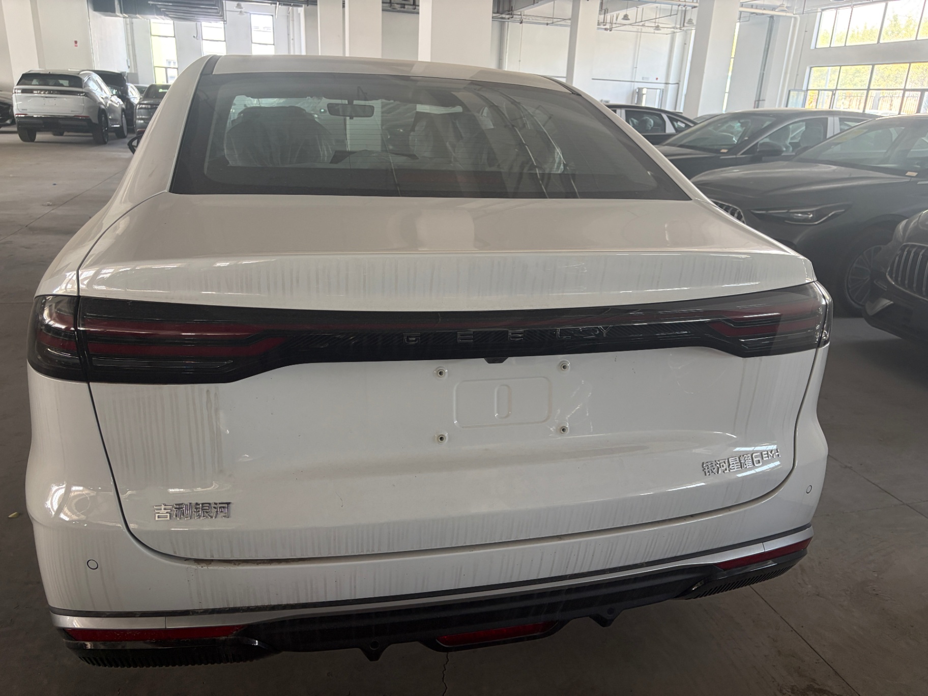 Geely Galaxy Xingyao 6 2025 PHEV FWD DHT, 125km 17kWh LFP Battery, 5-seater V2