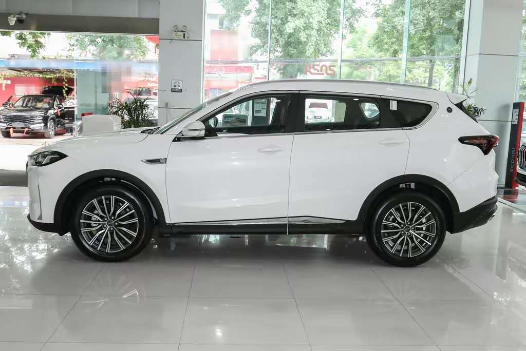 Jetour X70PLUS 2024 Petrol FWD DCT 7-seater V3