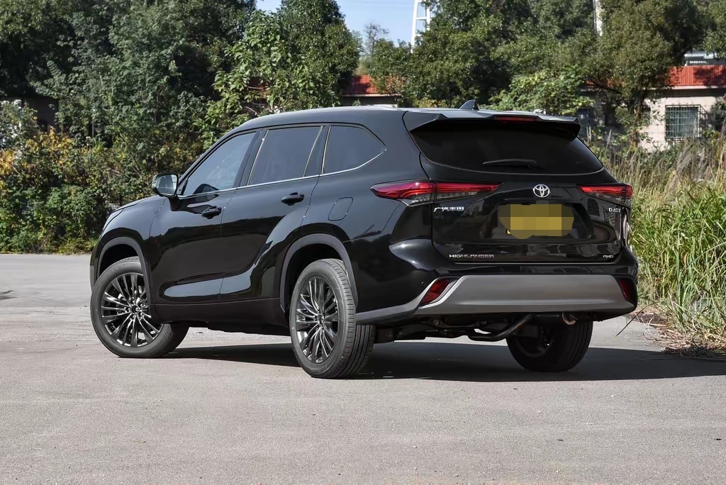 Toyota Highlander 2026 Petrol 4WD AMT 7-seater V2