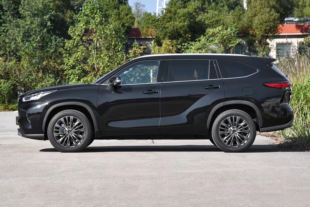 Toyota Highlander 2026 Petrol 4WD AMT 7-seater V2