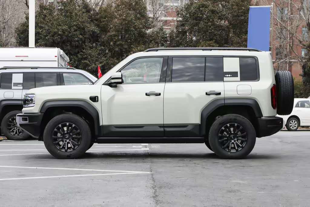 Fang Cheng Bao Leopard 5 2023 PHEV 4WD ECVT, 125km 31.8kWh LFP Battery, 5-seater V2