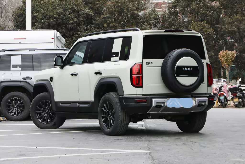 Fang Cheng Bao Leopard 5 2023 PHEV 4WD ECVT, 125km 31.8kWh LFP Battery, 5-seater V1