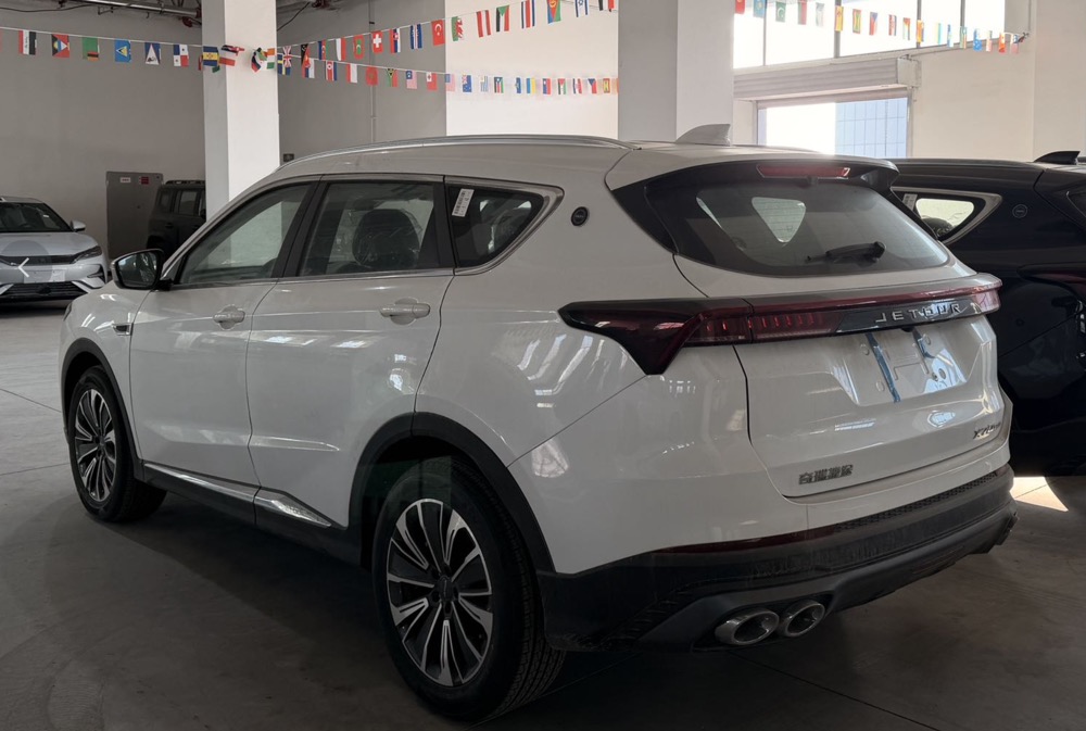 Jetour X70PLUS 2026 Petrol FWD DCT 7-seater V5