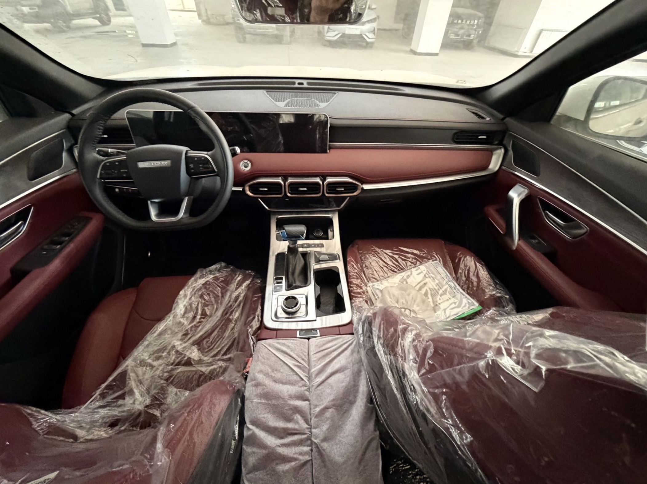 Jetour X70PLUS 2026 Petrol FWD DCT 7-seater V5