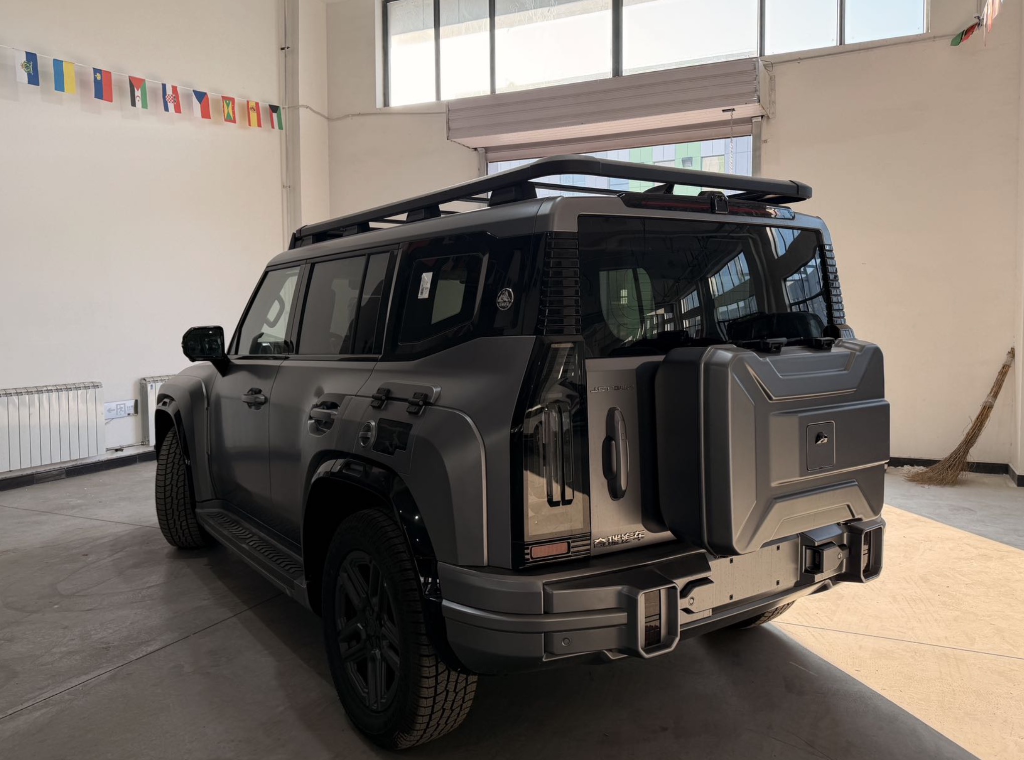 Jetour Traveler 2024 Petrol 4WD DCT 5-seater V5