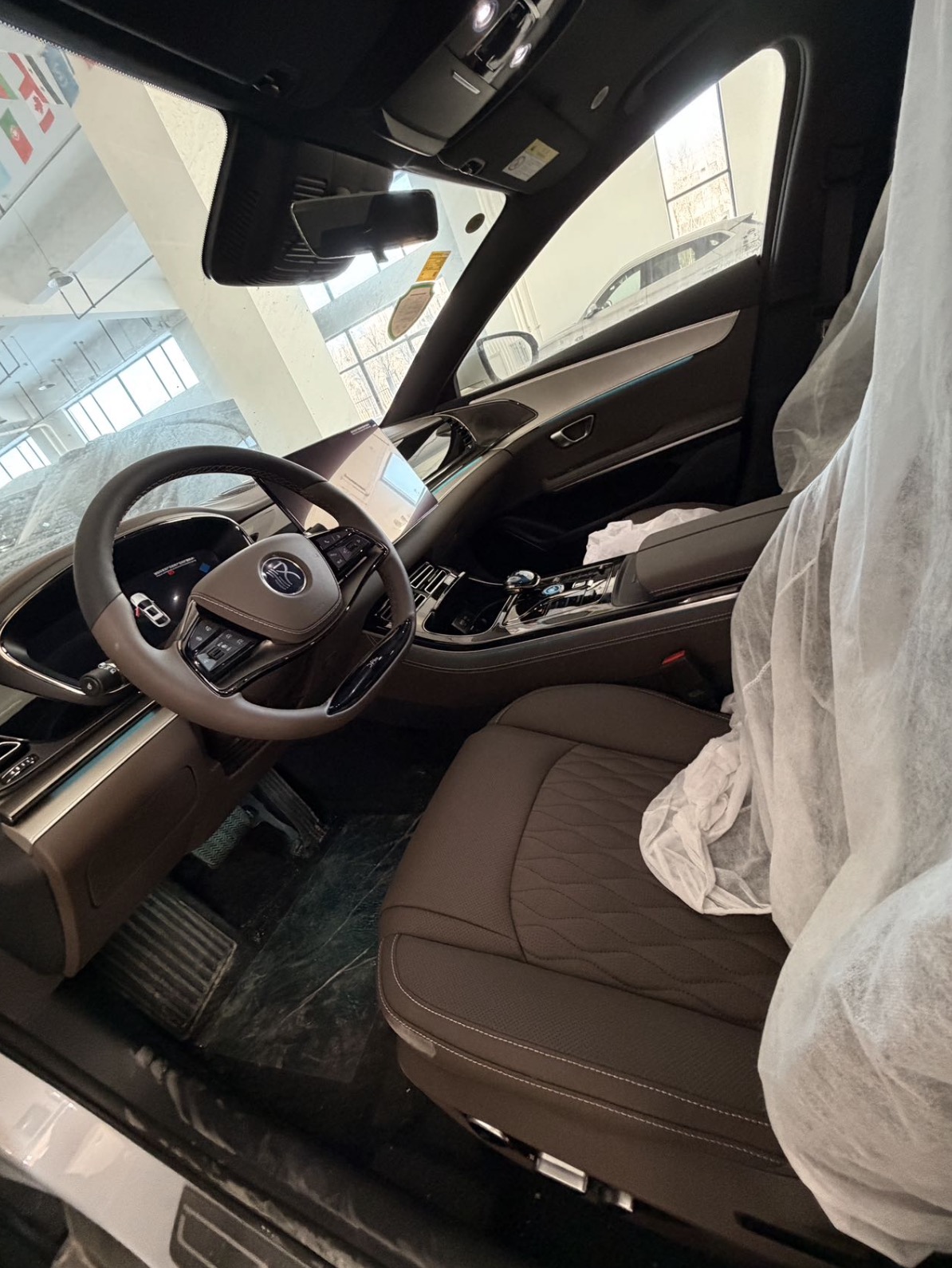BYD Han 2025 BEV FWD FGT, 605km 72kWh LFP Battery, 5-seater V1