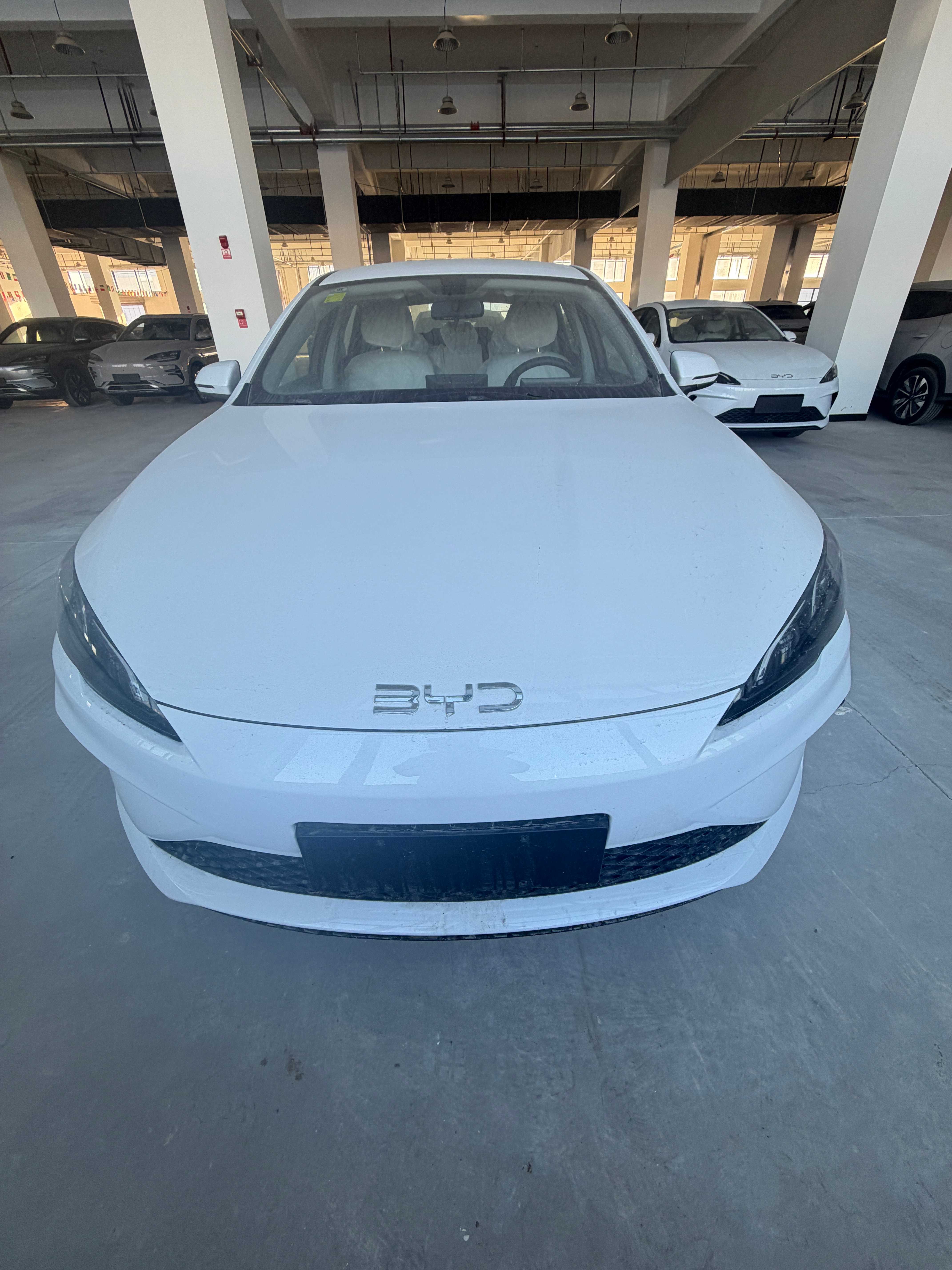 BYD Seal 05 DM-i 2025 PHEV FWD ECVT, 55km 7.68kWh LFP Battery, 5-seater V2