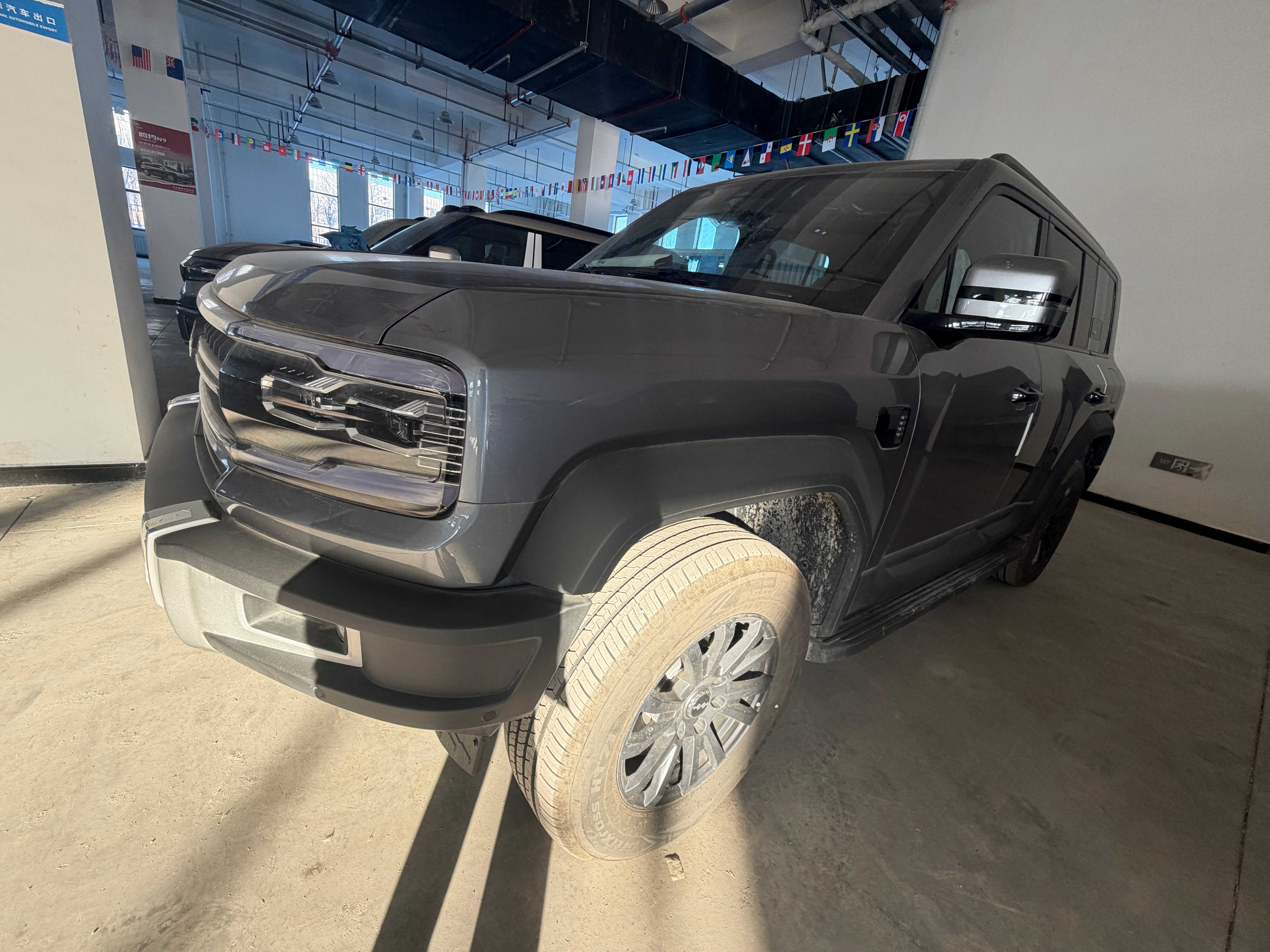 Fang Cheng Bao Leopard 5 2023 PHEV 4WD ECVT, 125km 31.8kWh LFP Battery, 5-seater V3