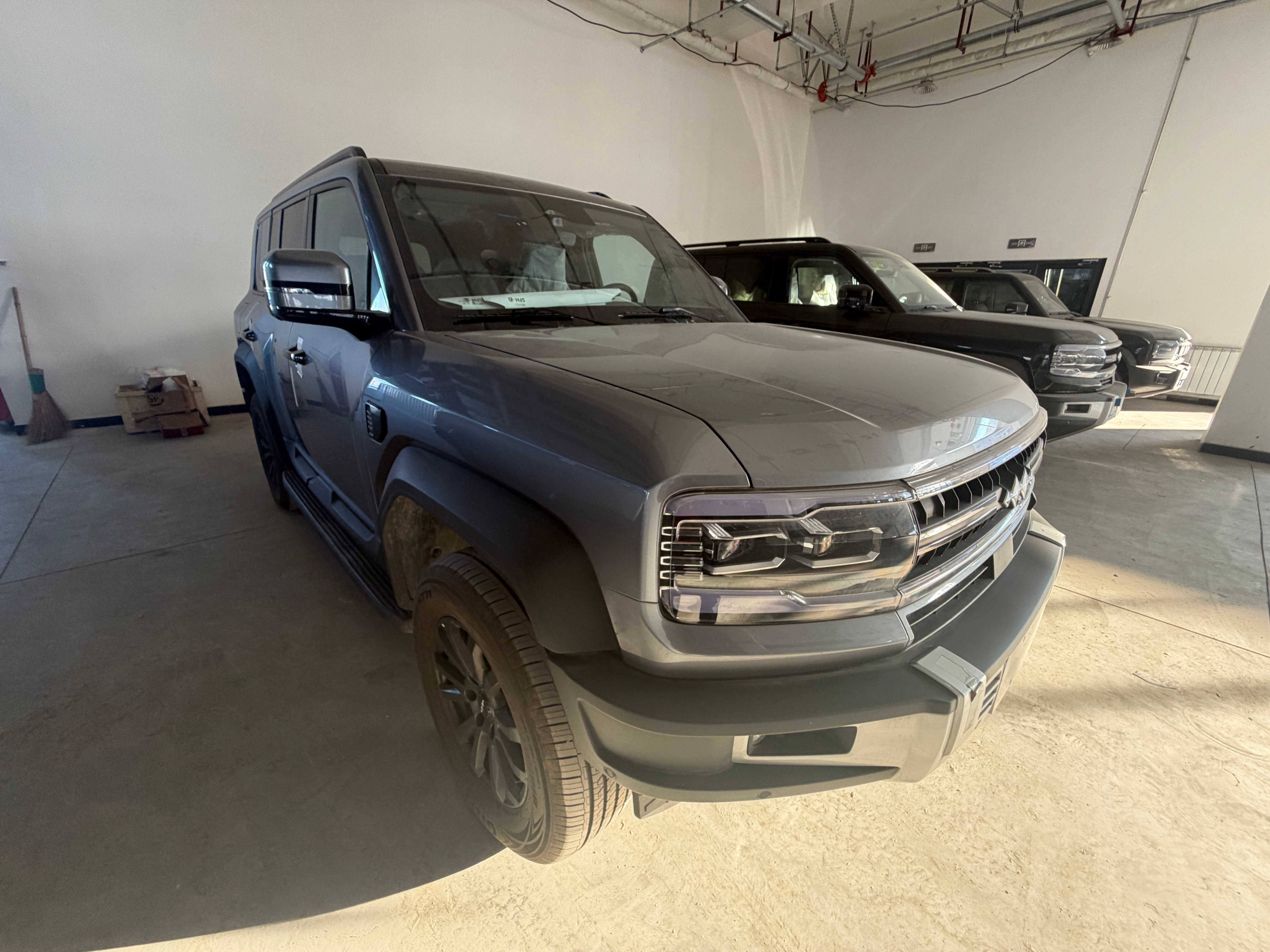 Fang Cheng Bao Leopard 5 2023 PHEV 4WD ECVT, 125km 31.8kWh LFP Battery, 5-seater V3