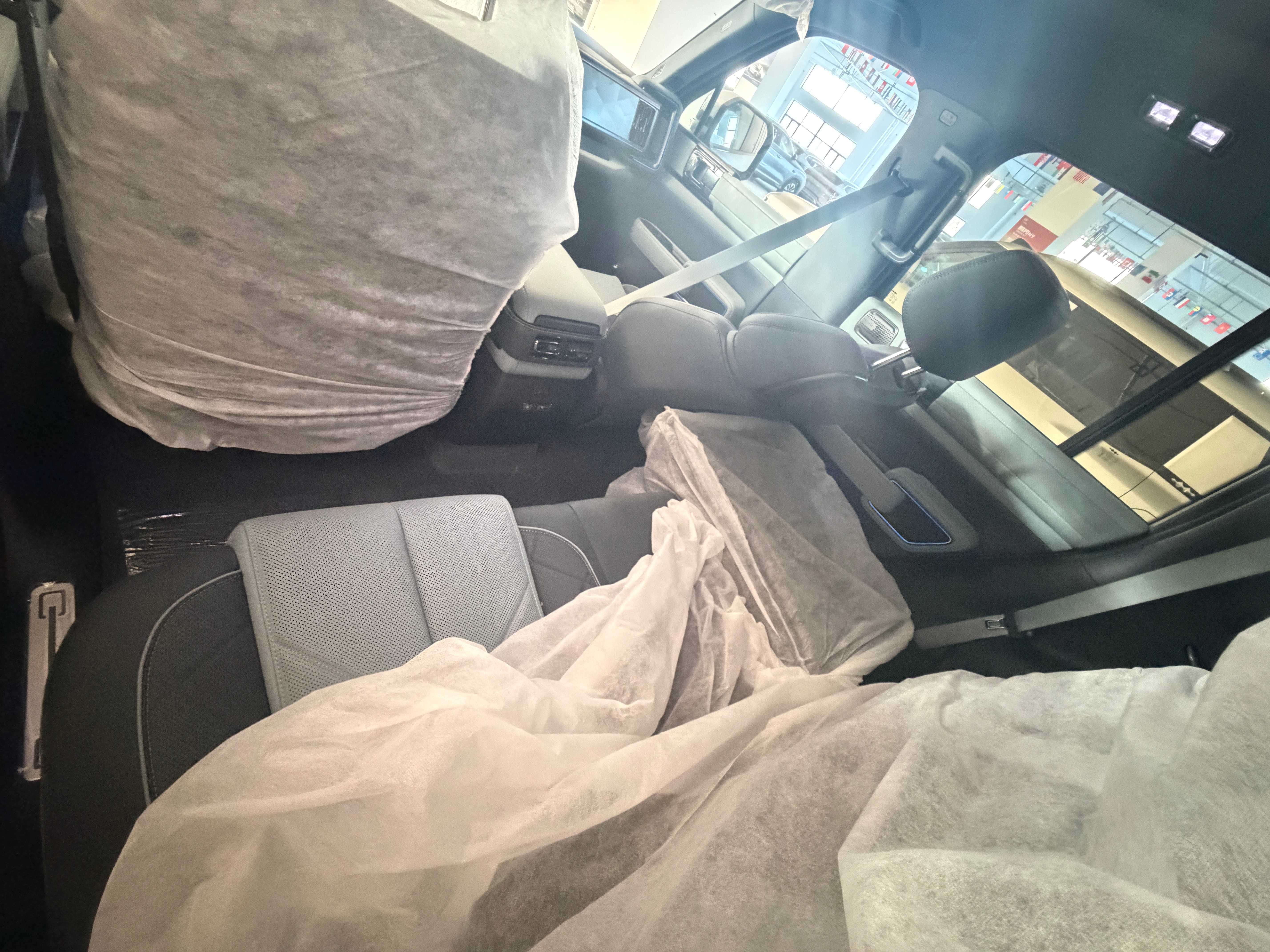 Fang Cheng Bao Leopard 5 2023 PHEV 4WD ECVT, 125km 31.8kWh LFP Battery, 5-seater V3
