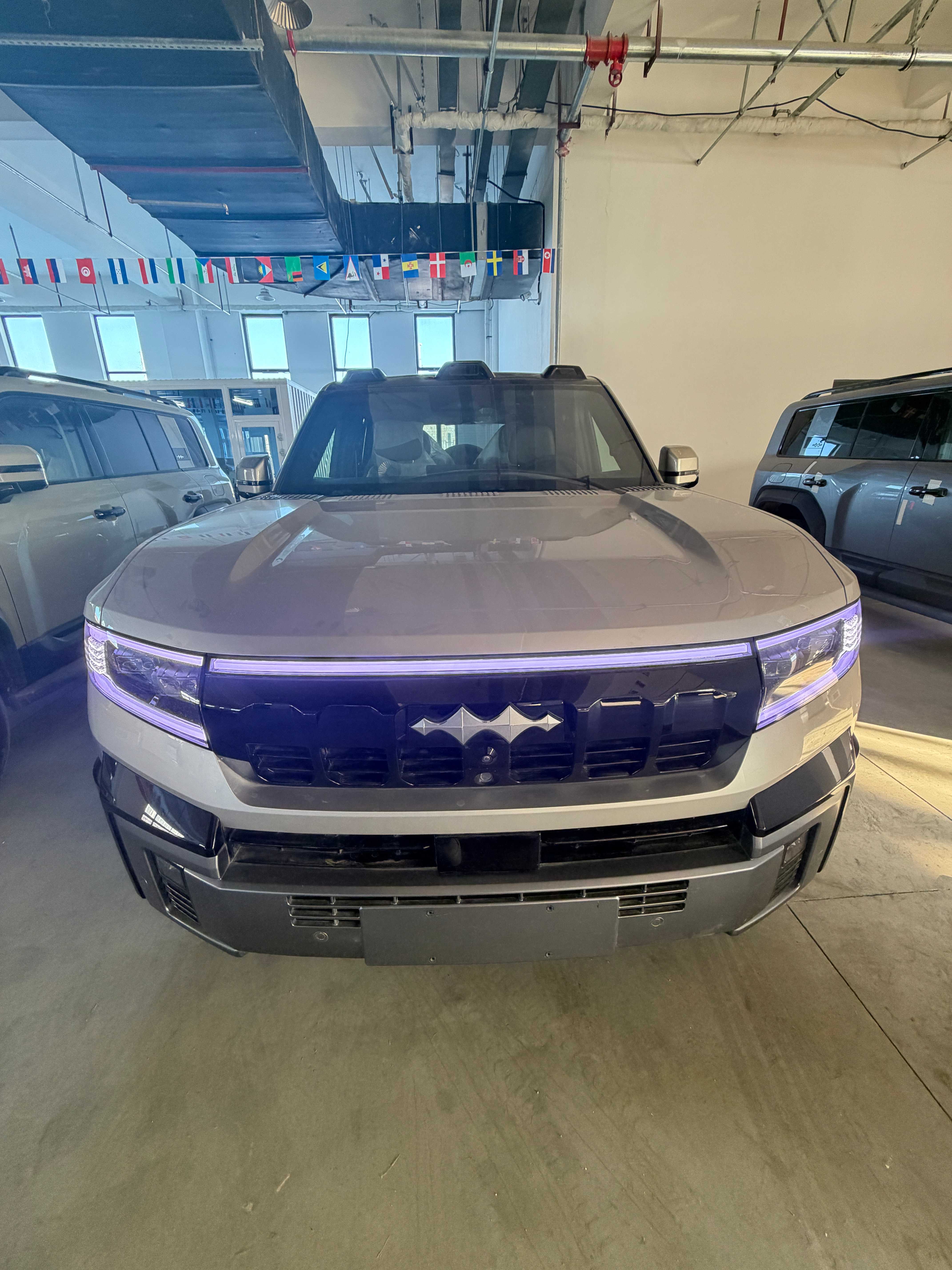 Fang Cheng Bao Leopard 8 2025 PHEV 4WD ECVT 36.8kWh LFP Battery, 6-seater V1