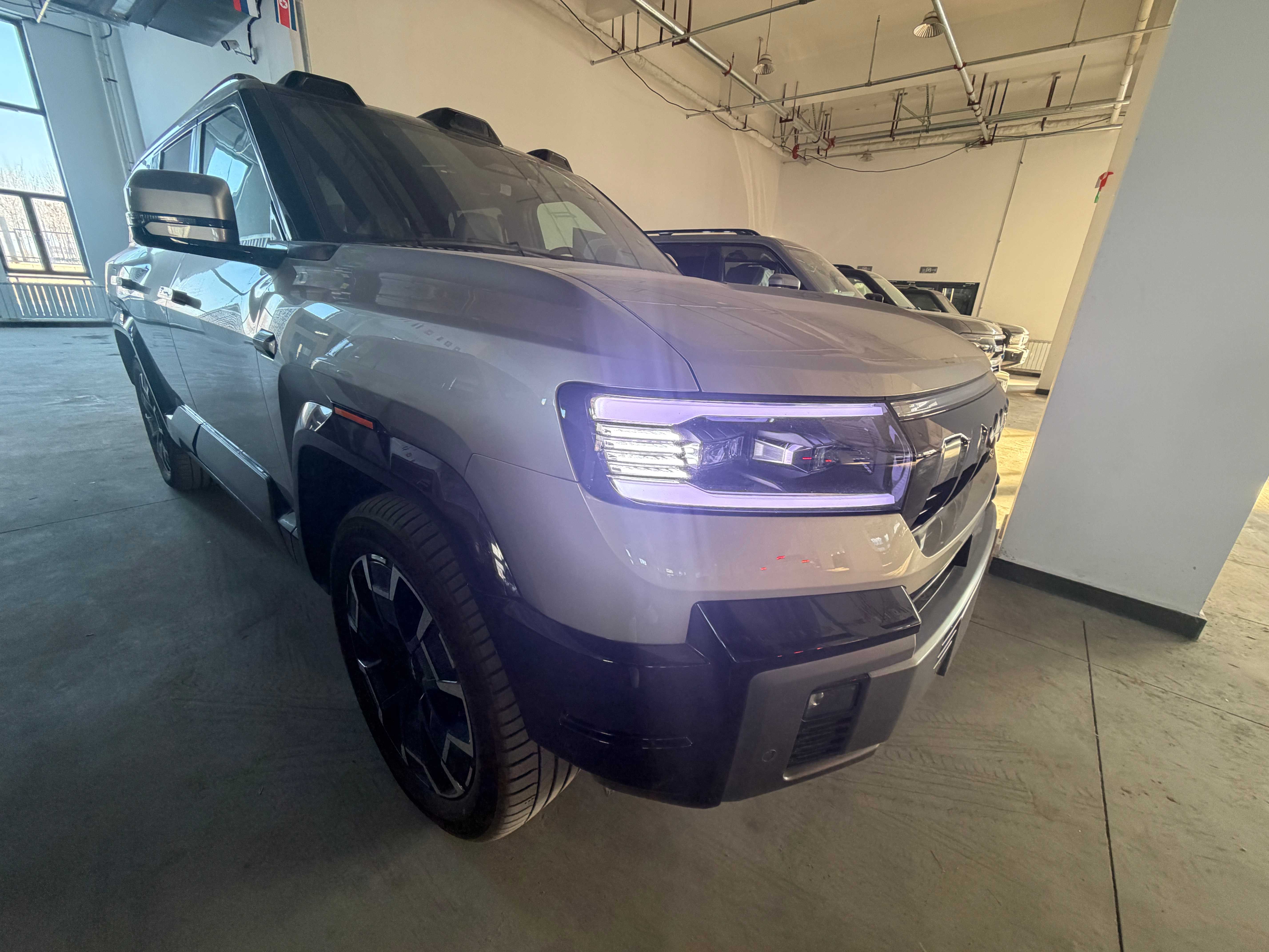 Fang Cheng Bao Leopard 8 2025 PHEV 4WD ECVT 36.8kWh LFP Battery, 6-seater V1