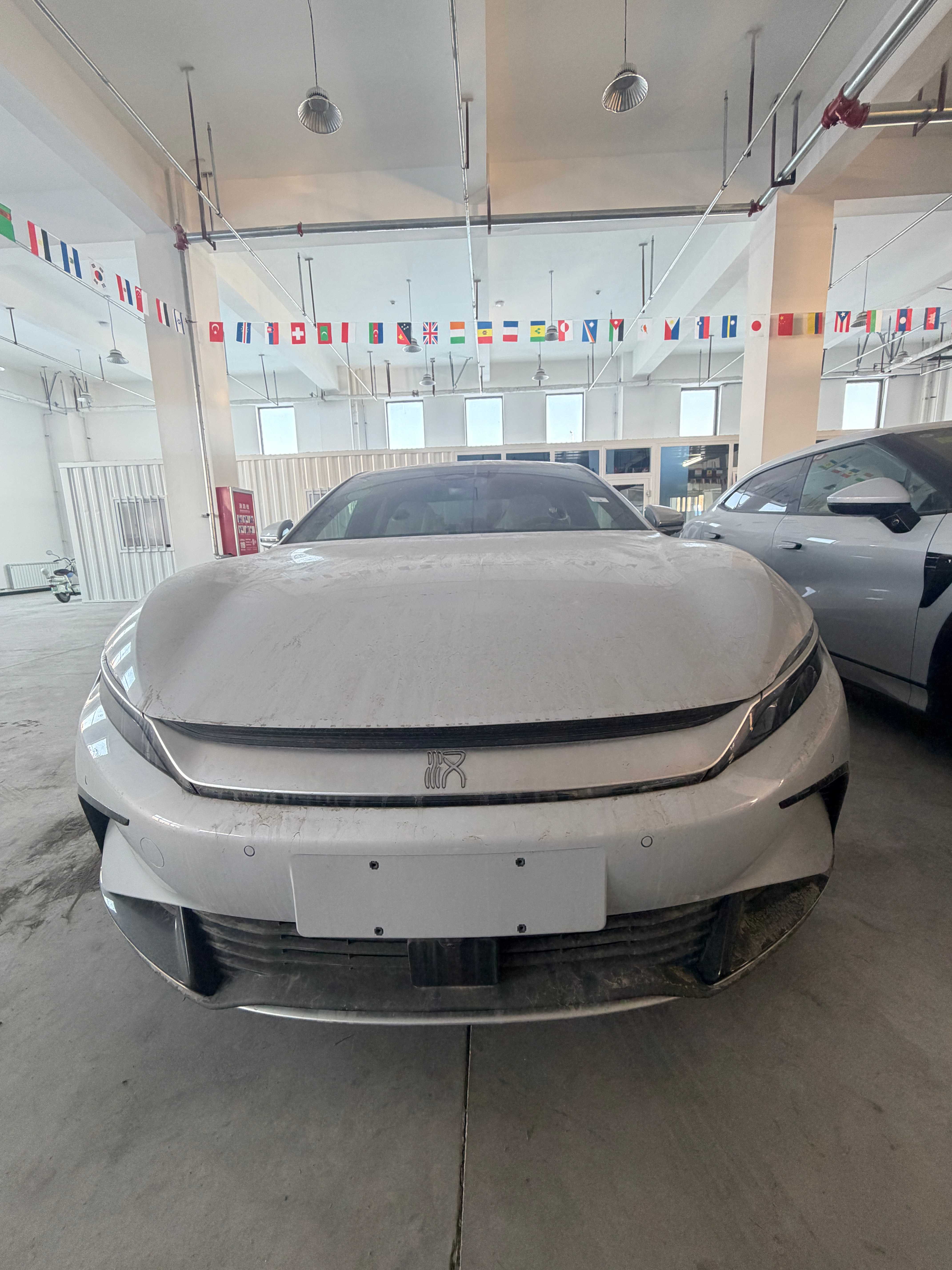 BYD Han 2025 BEV FWD FGT, 605km 72kWh LFP Battery, 5-seater V1